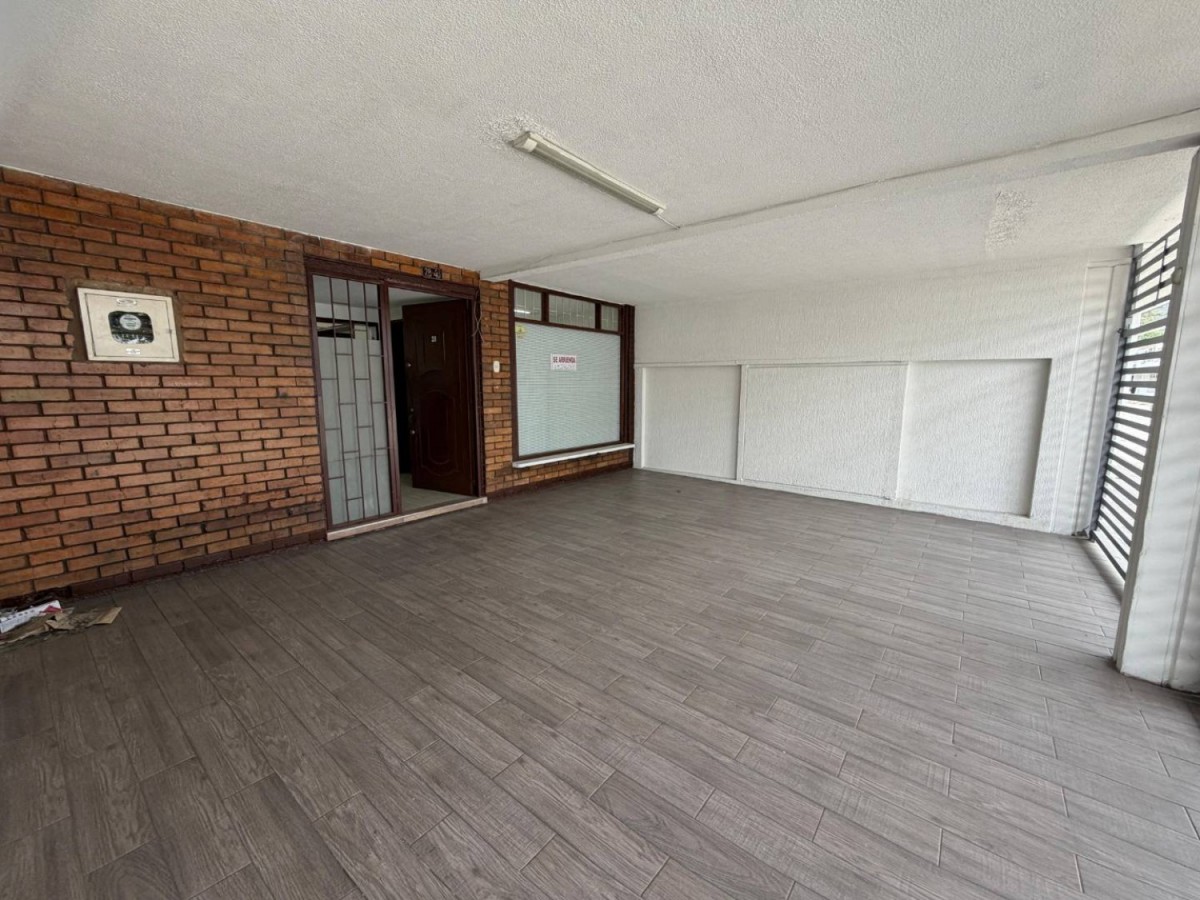 Casa en arriendo en Polo Club, Bogotá · foto 3 de 24