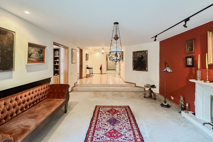 Apartamento de 3 alcobas en venta en El Retiro, Bogotá, 229 m² · foto 2 de 24