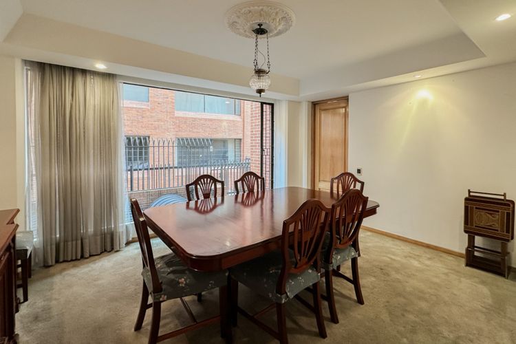 Apartamento de 3 alcobas en venta en El Retiro, Bogotá, 229 m² · foto 3 de 24