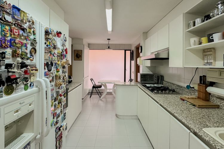 Apartamento de 3 alcobas en venta en El Retiro, Bogotá, 229 m² · foto 6 de 24