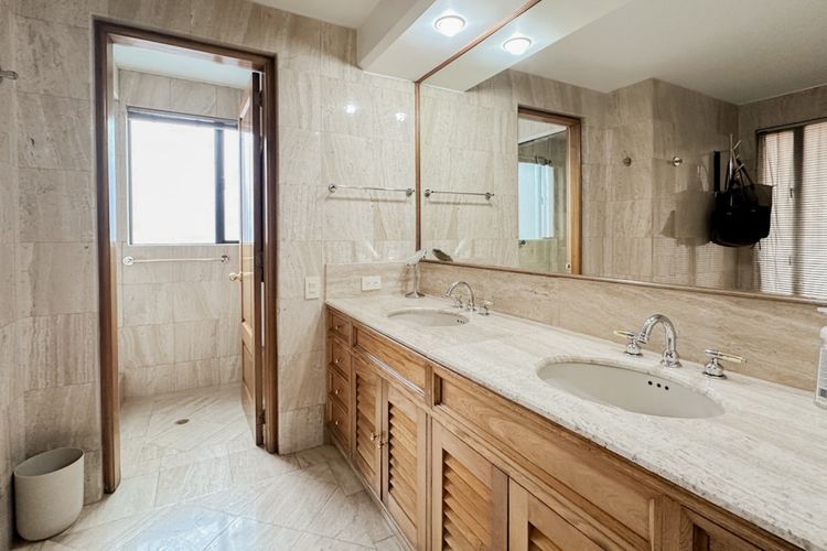 Apartamento de 3 alcobas en venta en El Retiro, Bogotá, 229 m² · foto 14 de 24