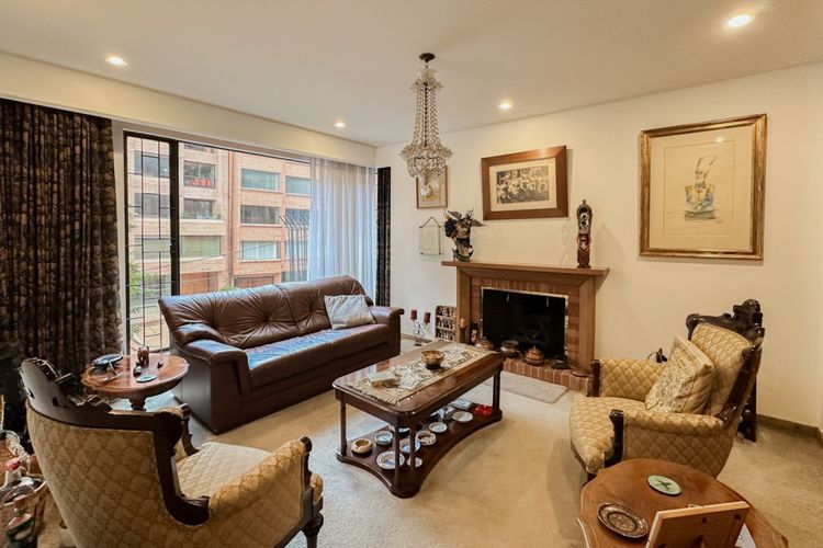 Apartamento de 3 alcobas en venta en El Retiro, Bogotá, 229 m² · foto 23 de 24
