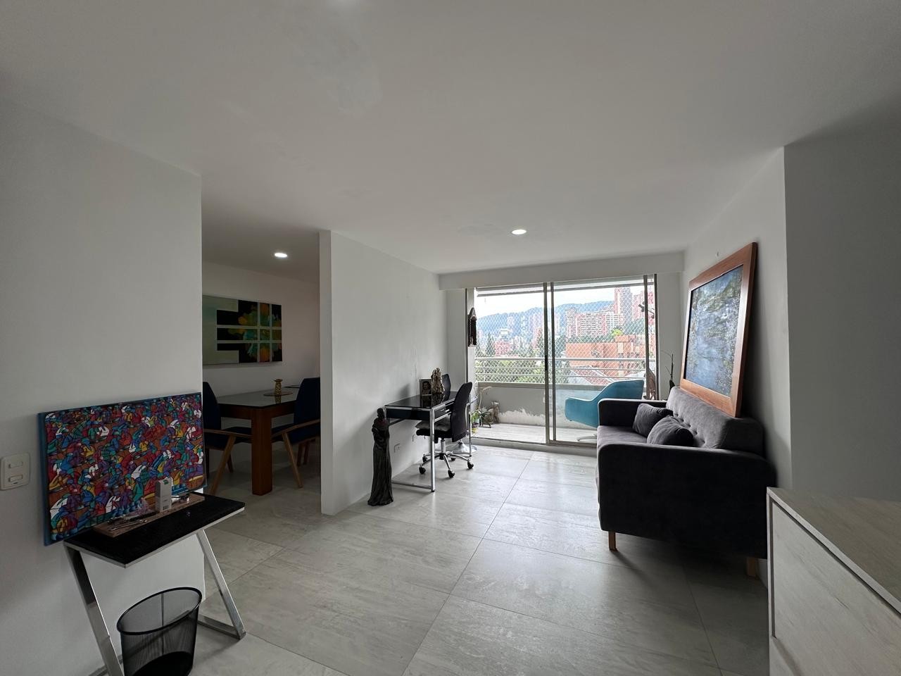 Apartamento en venta en El Poblado, Medellín · foto 2 de 17