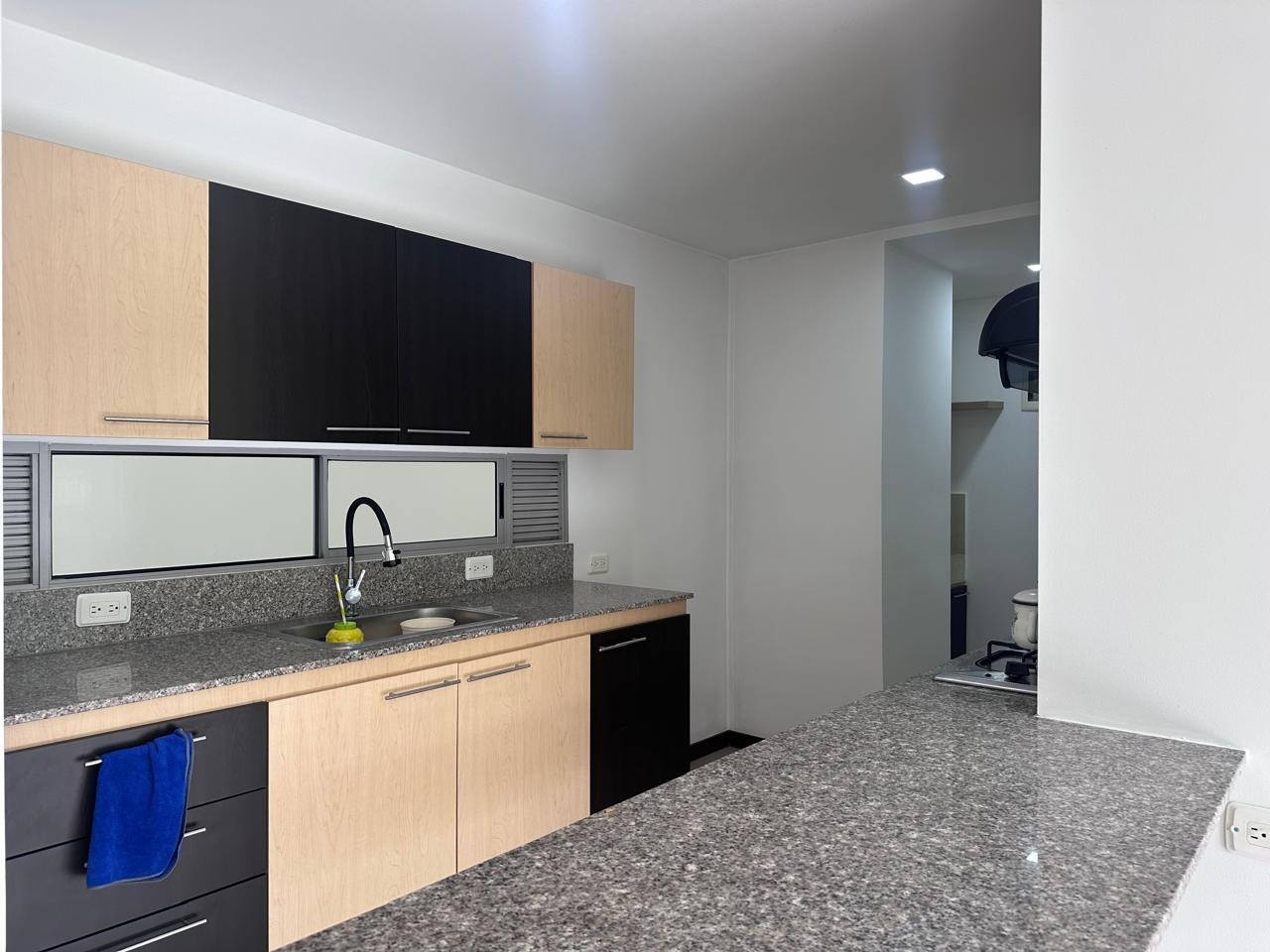 Apartamento en arriendo en El Poblado, Medellín · foto 5 de 16