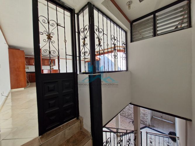Casa de 5 alcobas en arriendo en Girardot, Girardot, 272 m² · foto 12 de 24