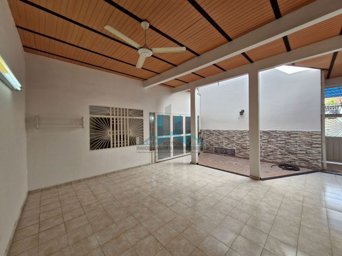 Casa de 5 alcobas en arriendo en Girardot, Girardot, 272 m² · foto 9 de 24