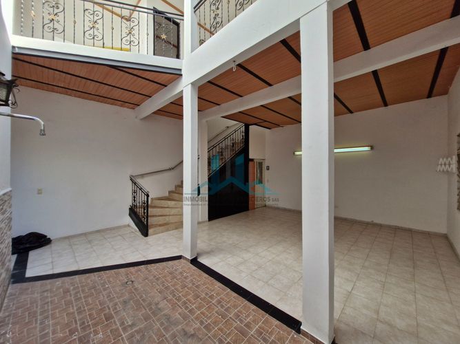 Casa de 5 alcobas en arriendo en Girardot, Girardot, 272 m² · foto 10 de 24