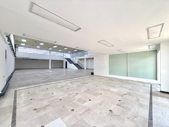 Local en arriendo en Sector Plaza De Bolivar, Pereira, 1150 m² · foto 3 de 17