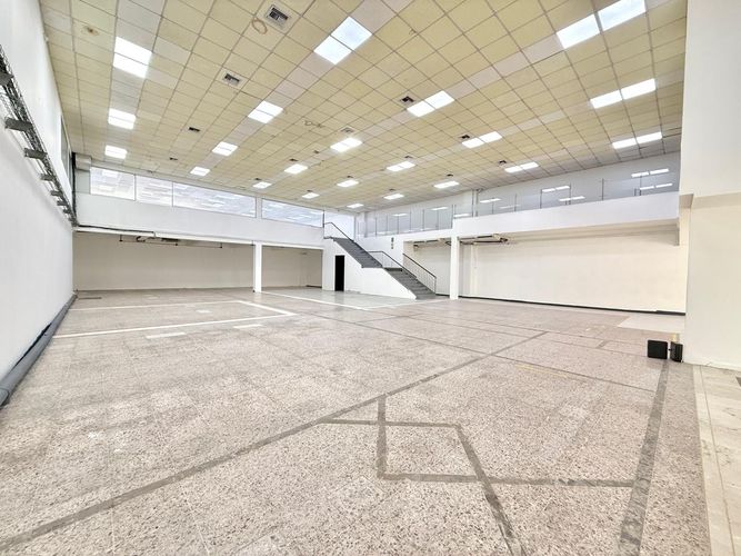 Local en arriendo en Sector Plaza De Bolivar, Pereira, 1150 m² · foto 4 de 17
