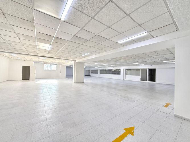 Local en arriendo en Sector Plaza De Bolivar, Pereira, 1150 m² · foto 9 de 17