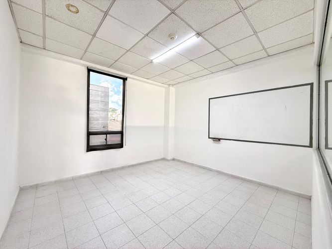 Local en arriendo en Sector Plaza De Bolivar, Pereira, 1150 m² · foto 10 de 17
