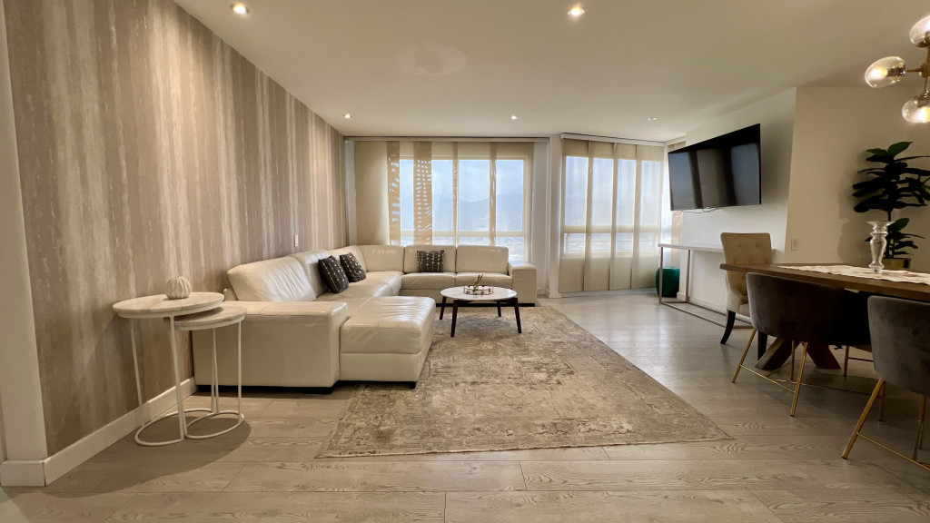 Apartamento en arriendo en El Poblado, Medellín · foto 2 de 24