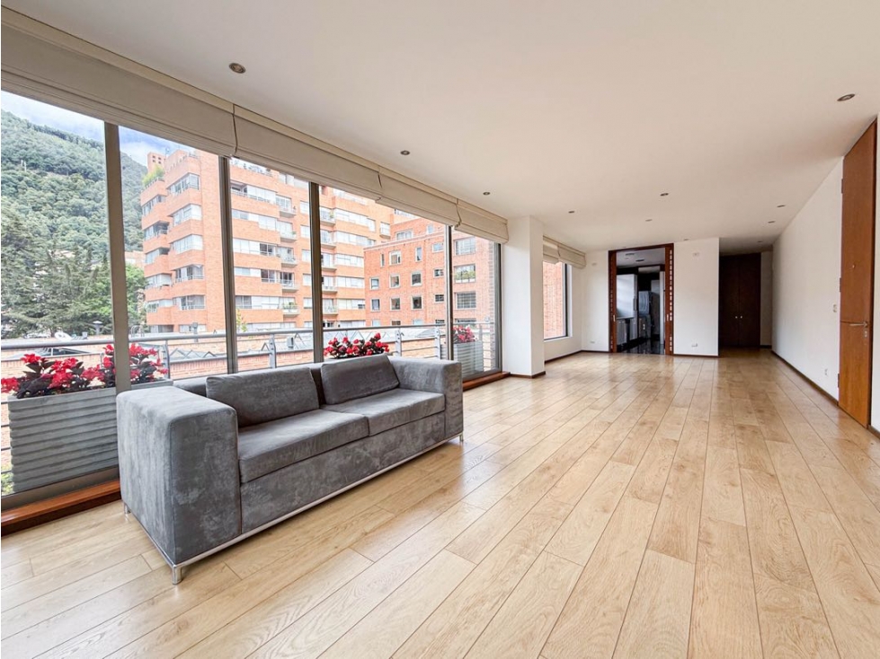 Apartamento en venta en Chicó Reservado, Bogotá · foto 2 de 11