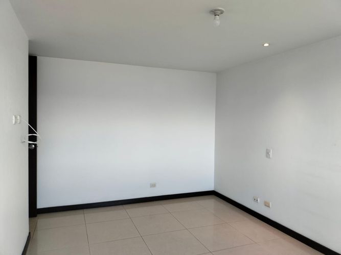 Apartamento de 2 alcobas en arriendo en El Poblado, Medellín, 85 m² · foto 11 de 15