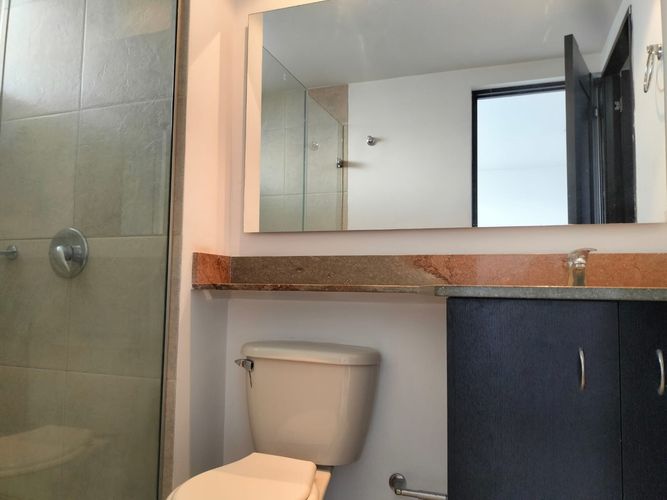 Apartamento de 2 alcobas en arriendo en El Poblado, Medellín, 85 m² · foto 14 de 15