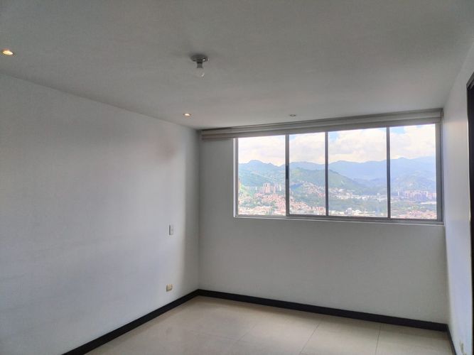 Apartamento de 2 alcobas en arriendo en El Poblado, Medellín, 85 m² · foto 7 de 15