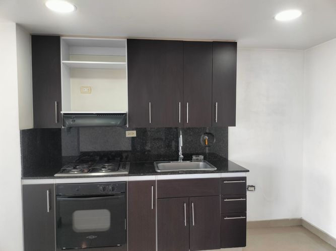 Apartamento de 2 alcobas en arriendo en El Poblado, Medellín, 85 m² · foto 5 de 15