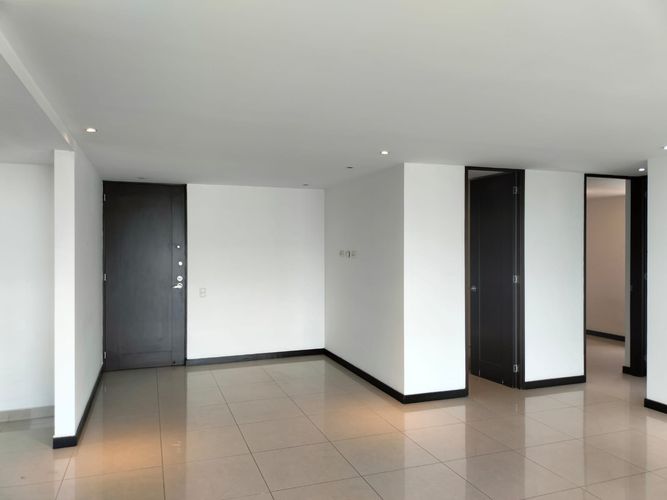Apartamento de 2 alcobas en arriendo en El Poblado, Medellín, 85 m² · foto 12 de 15
