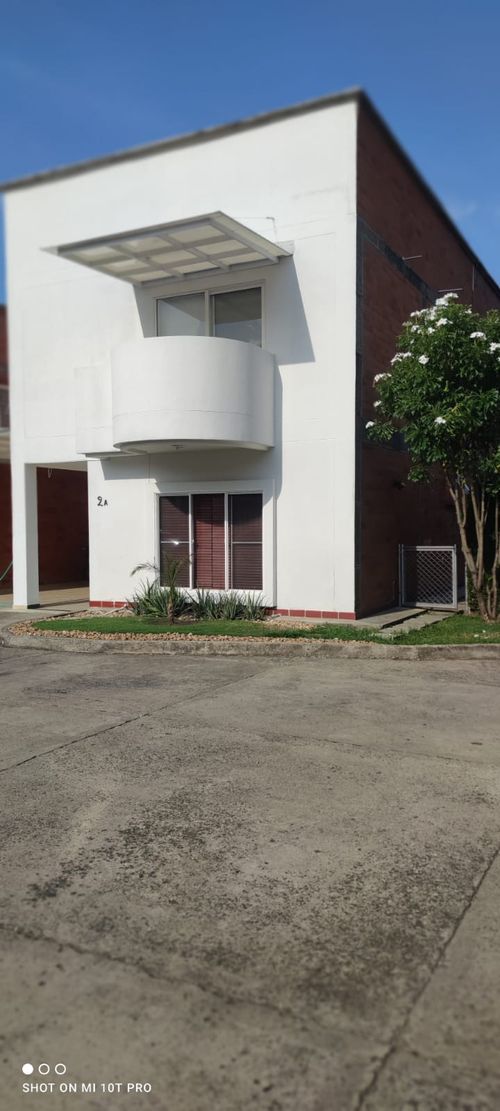 Casa de 4 alcobas en venta en Pance, Cali, 240 m² · foto 2 de 24