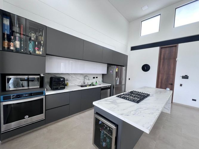 Casa de 4 alcobas en venta en Llano Grande, Rionegro, 423 m² · foto 6 de 24
