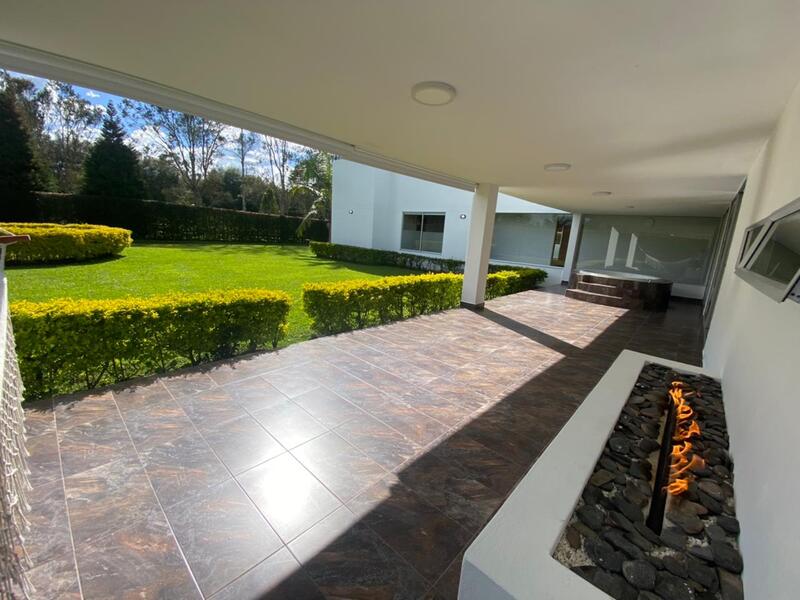 4BR Country House in Mampuesto (350 m²) for Sale - 4