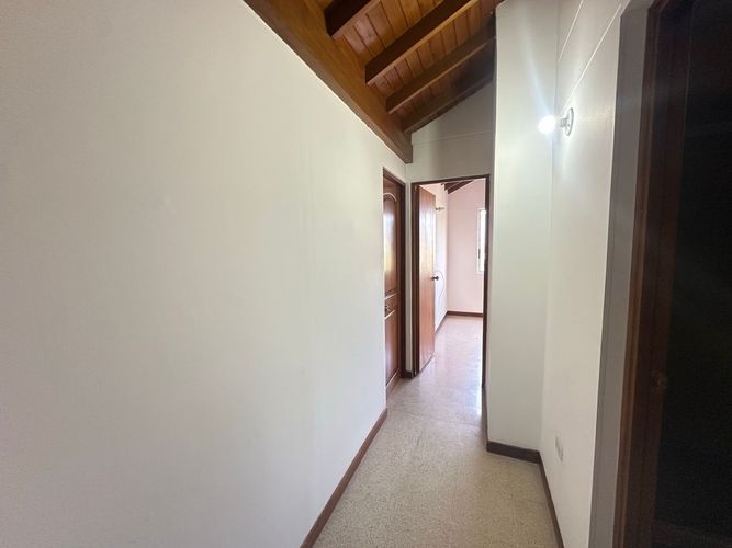 Casa de 4 alcobas en venta en Loma De Los Bernal, Medellín, 130 m² · foto 19 de 21