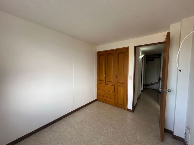 Casa de 4 alcobas en venta en Loma De Los Bernal, Medellín, 130 m² · foto 11 de 21