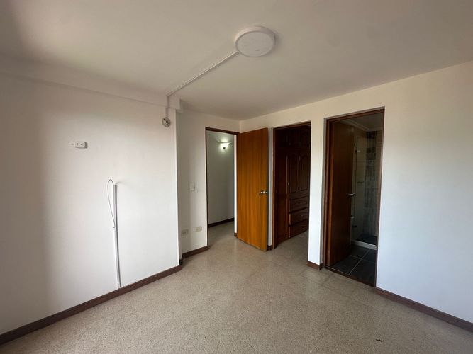 Casa de 4 alcobas en venta en Loma De Los Bernal, Medellín, 130 m² · foto 9 de 21