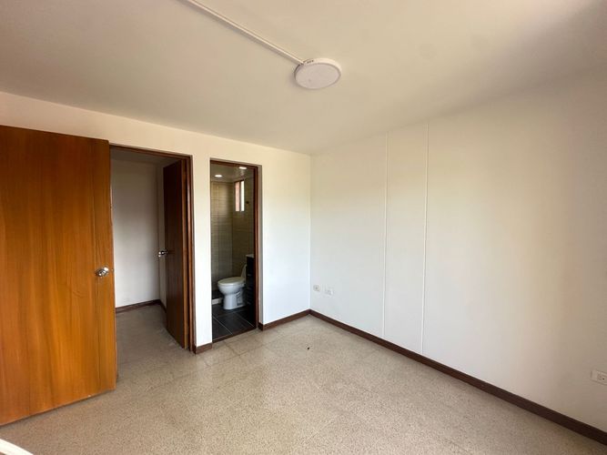 Casa de 4 alcobas en venta en Loma De Los Bernal, Medellín, 130 m² · foto 13 de 21