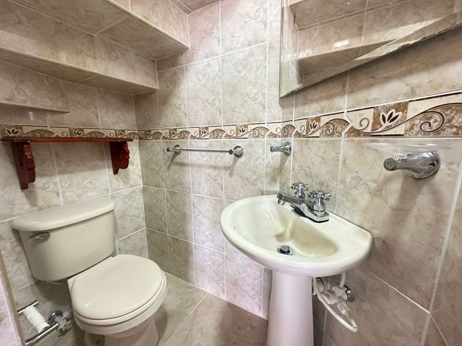 Casa de 4 alcobas en venta en Loma De Los Bernal, Medellín, 130 m² · foto 5 de 21