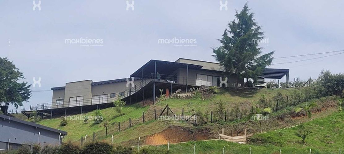 Finca en arriendo en El Salado, El Carmen de Viboral, 280 m² · foto 2 de 11