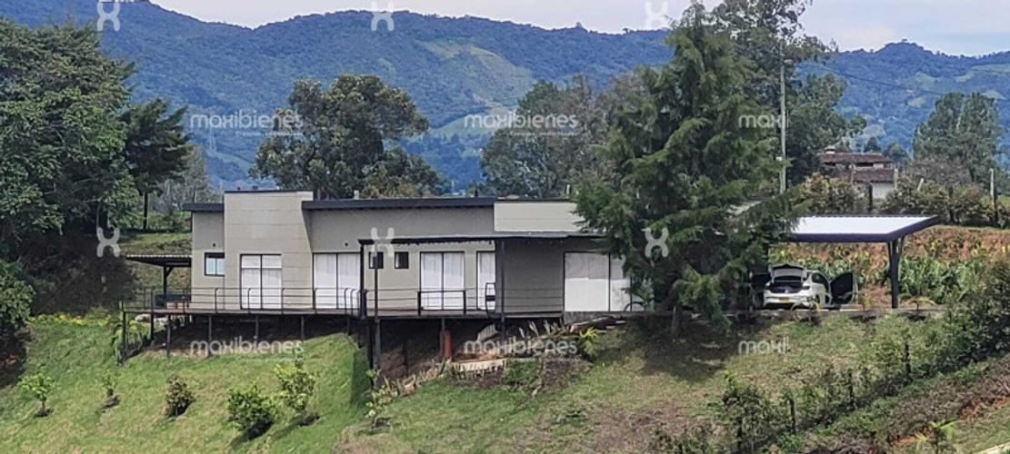 Finca en arriendo en El Salado, El Carmen de Viboral, 280 m² · foto 3 de 11