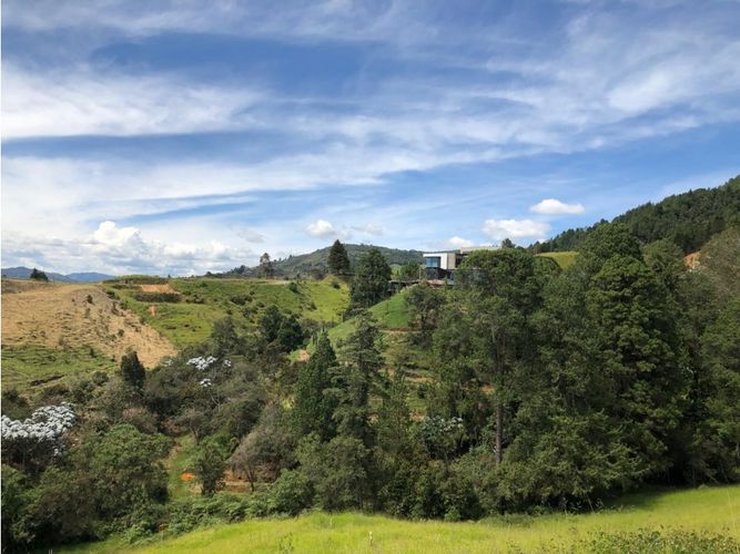 Lote en venta en La Clara, Guarne, 2795 m² · foto 4 de 5