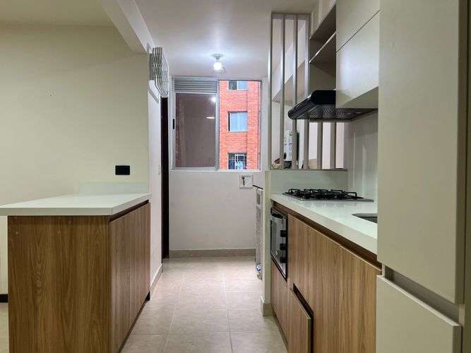 Apartamento de 3 alcobas en arriendo en Cumbres, Envigado, 98 m² · foto 3 de 10
