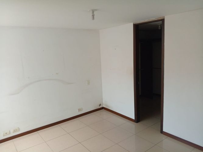 Apartamento de 3 alcobas en venta en La Flora, Cali, 100 m² · foto 11 de 17