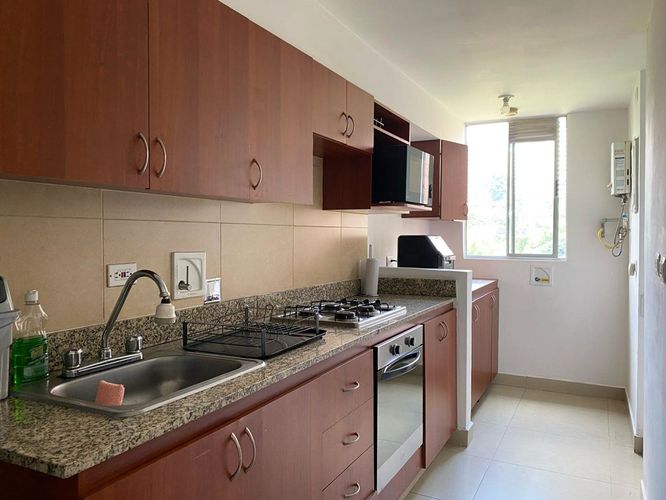 Apartamento de 3 alcobas en arriendo en Cumbres, Envigado, 96 m² · foto 5 de 18