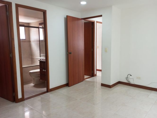 Apartamento de 2 alcobas en arriendo en La Florida, Medellín, 88 m² · foto 5 de 15