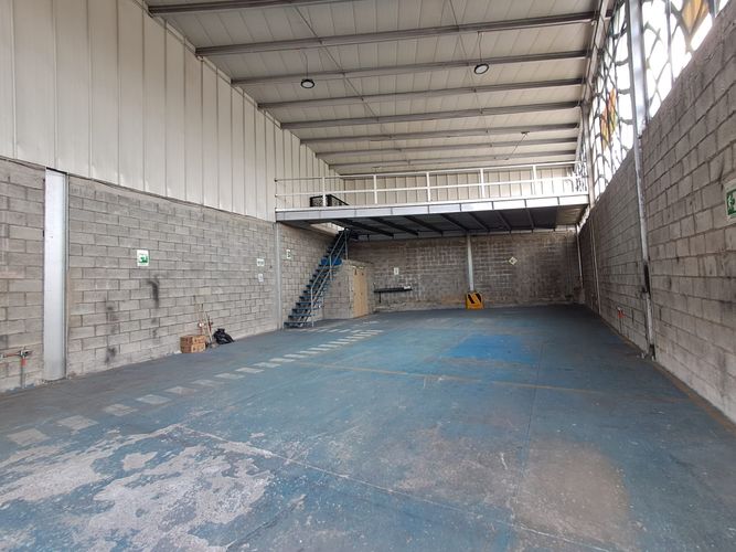 Bodega en arriendo en Zona Industrial La Rosa, Dosquebradas, 250 m² · foto 2 de 8