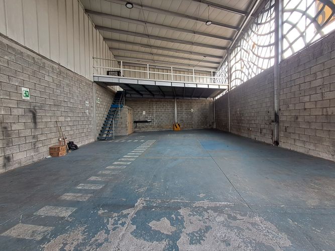 Bodega en arriendo en Zona Industrial La Rosa, Dosquebradas, 250 m² · foto 3 de 8