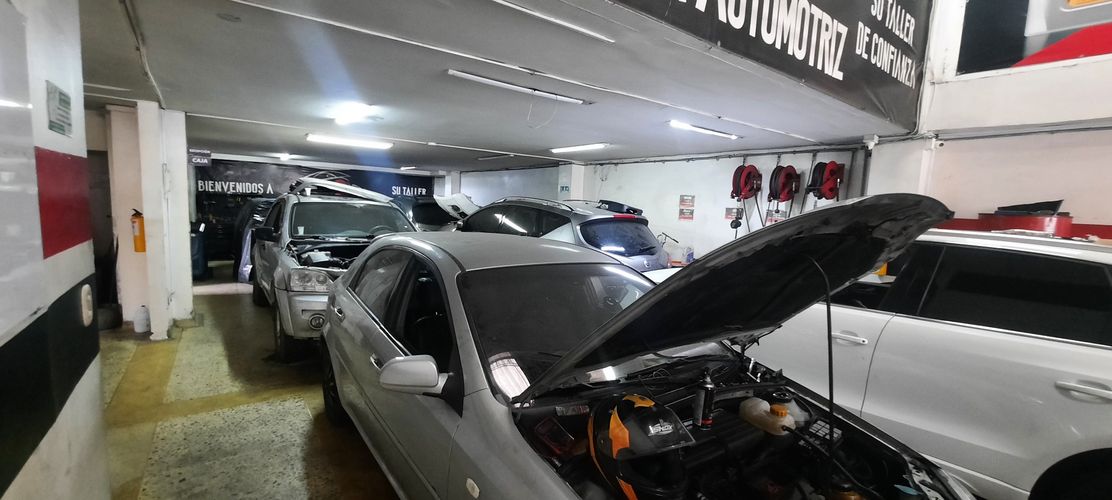 Edificio en venta en Aeropuerto, Pereira, 710 m² · foto 2 de 16