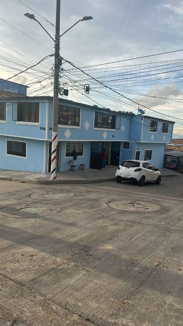 Casa en venta en Los Libertadores, Bogotá · foto 2 de 2