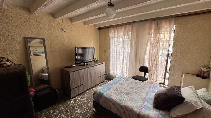 Casa de 4 alcobas en venta en La Gloria, Medellín, 160 m² · foto 5 de 15