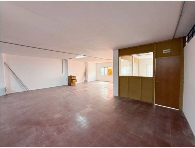 Bodega en arriendo en Colombia, Medellín, 329 m² · foto 2 de 5
