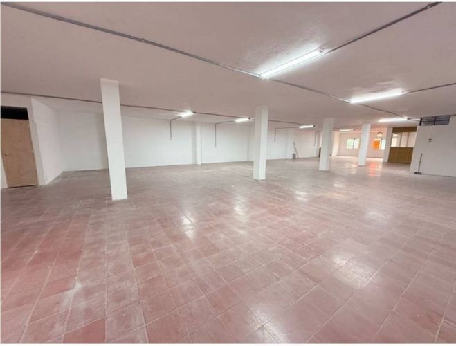 Bodega en arriendo en Colombia, Medellín, 329 m² · foto 3 de 5