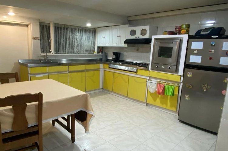 Casa en venta en El Contador, Bogotá · foto 10 de 18