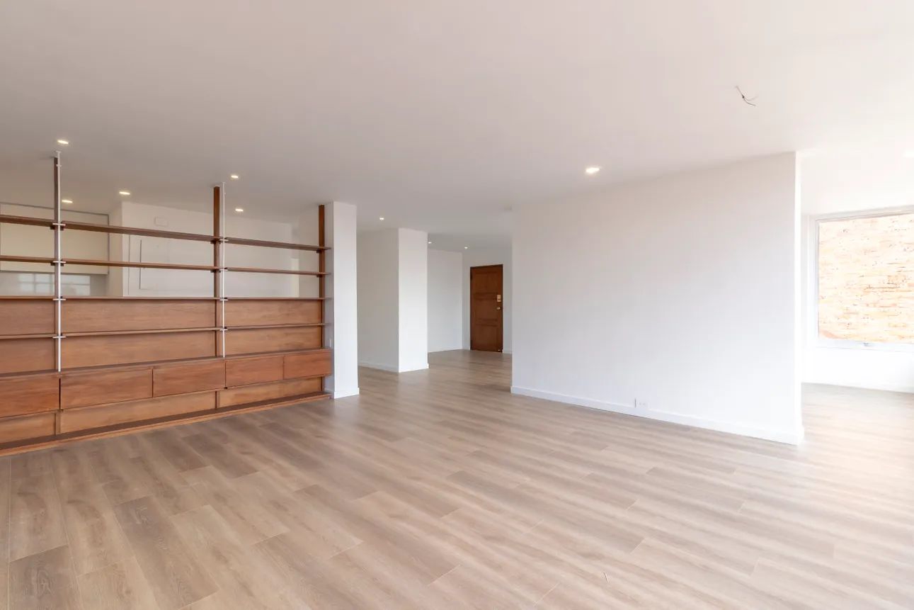 Apartamento en venta en Los Rosales, Bogotá · foto 3 de 9