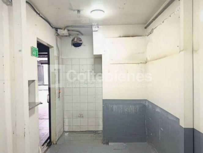 Local en arriendo en El Chagualo, Medellín, 75 m² · foto 5 de 6
