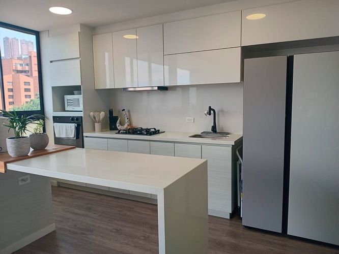 Apartamento de 2 alcobas en arriendo en El Poblado, Medellín, 109 m² · foto 7 de 20