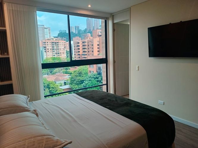 Apartamento de 2 alcobas en arriendo en El Poblado, Medellín, 109 m² · foto 13 de 20