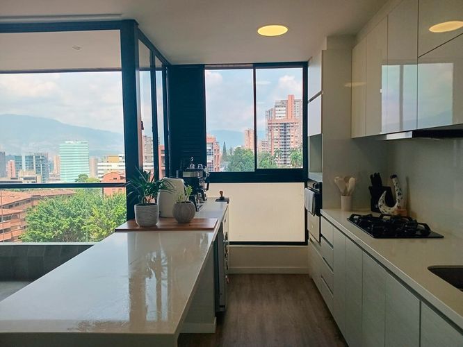 Apartamento de 2 alcobas en arriendo en El Poblado, Medellín, 109 m² · foto 9 de 20